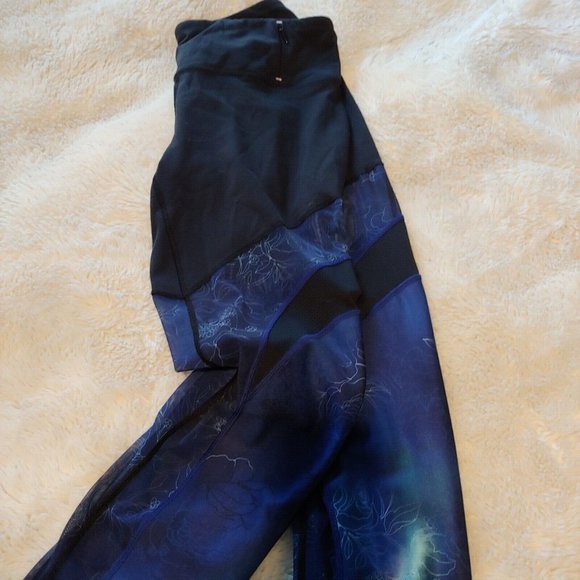 Calia Black with blue mesh cutouts leggings size medium - Picture 9 of 9